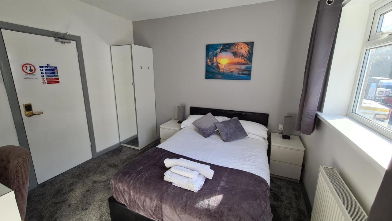 לאנבריס Y Gwynedd Inn מראה חיצוני תמונה